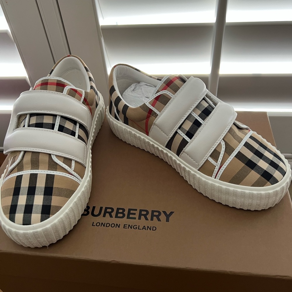 Brand new - Never worn Burberry Vintage Check Cotton and Leather Sneakers